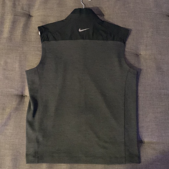 Men’s Nike Golf Vest NWOT - Picture 3 of 3